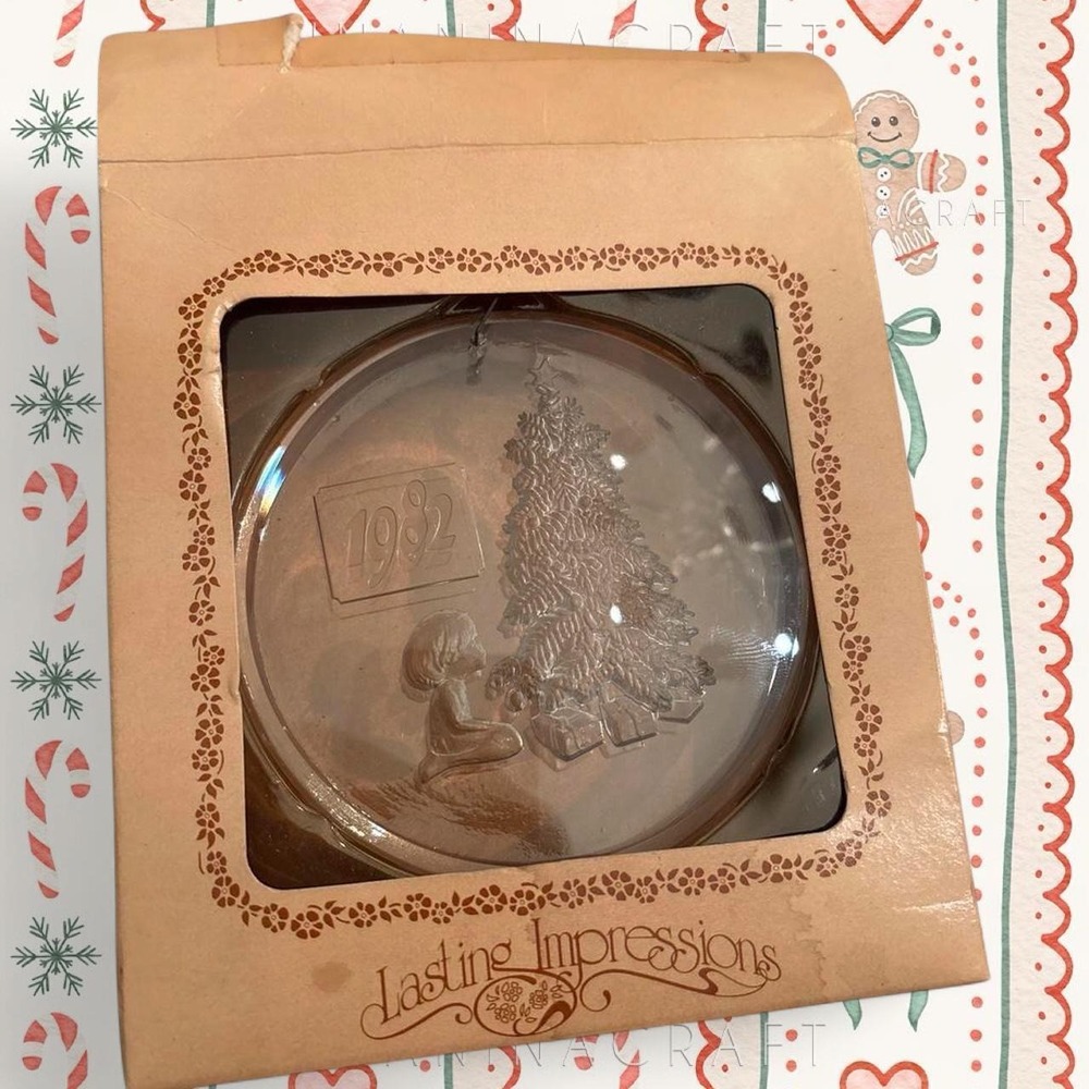Vintage Lasting Impressions 1982 Clear Frosted Christmas Tree Child Ornament Box